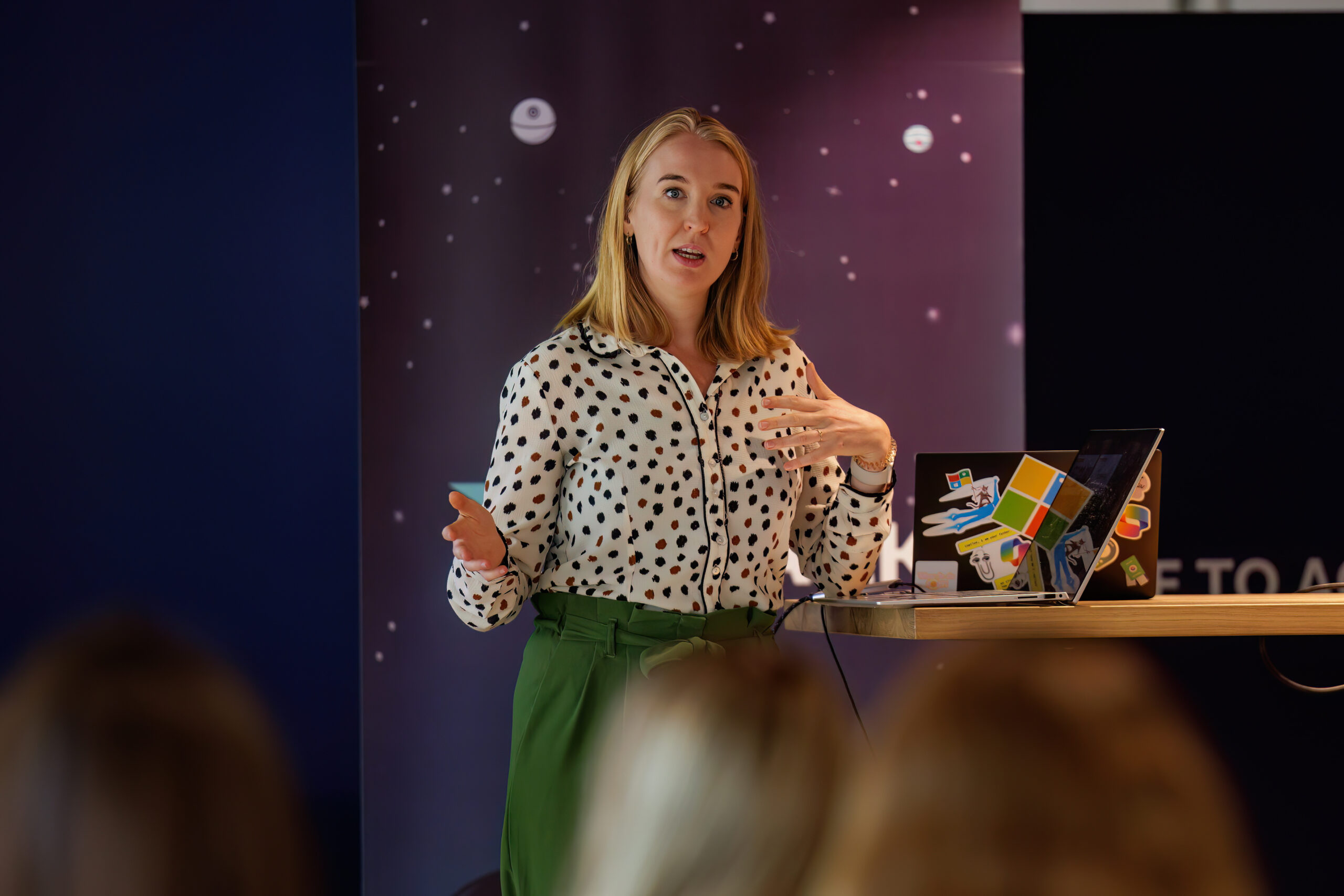 Justine bij meetup Dutch Women in Tech bij host InSpark